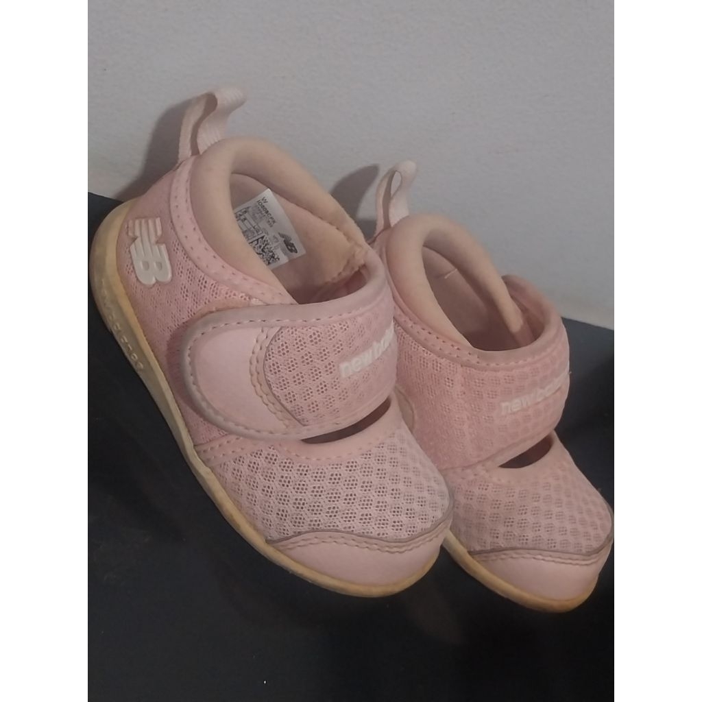 NEW BALANCE sepatu anak preloved