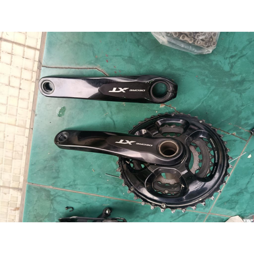 Crank set shimano deore XT m8100