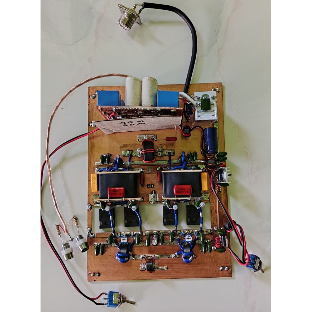 Linear amplifier hf 40/80m 2 band