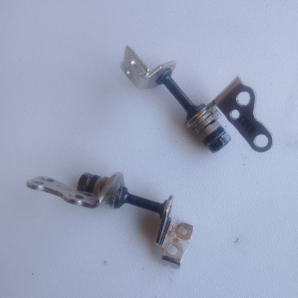 Engsel Laptop Toshiba Portege R830