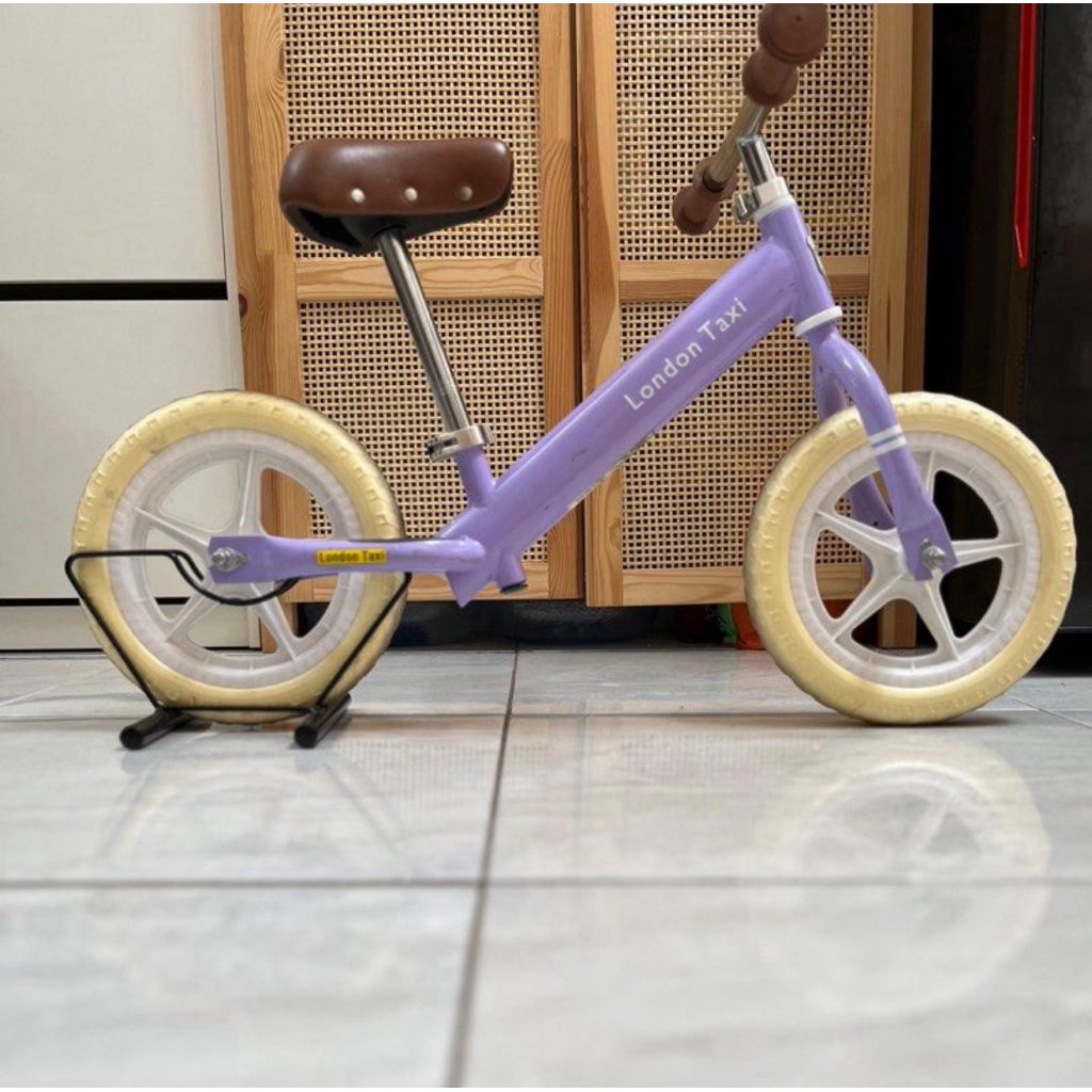 Preloved Balance Bike London Taxi