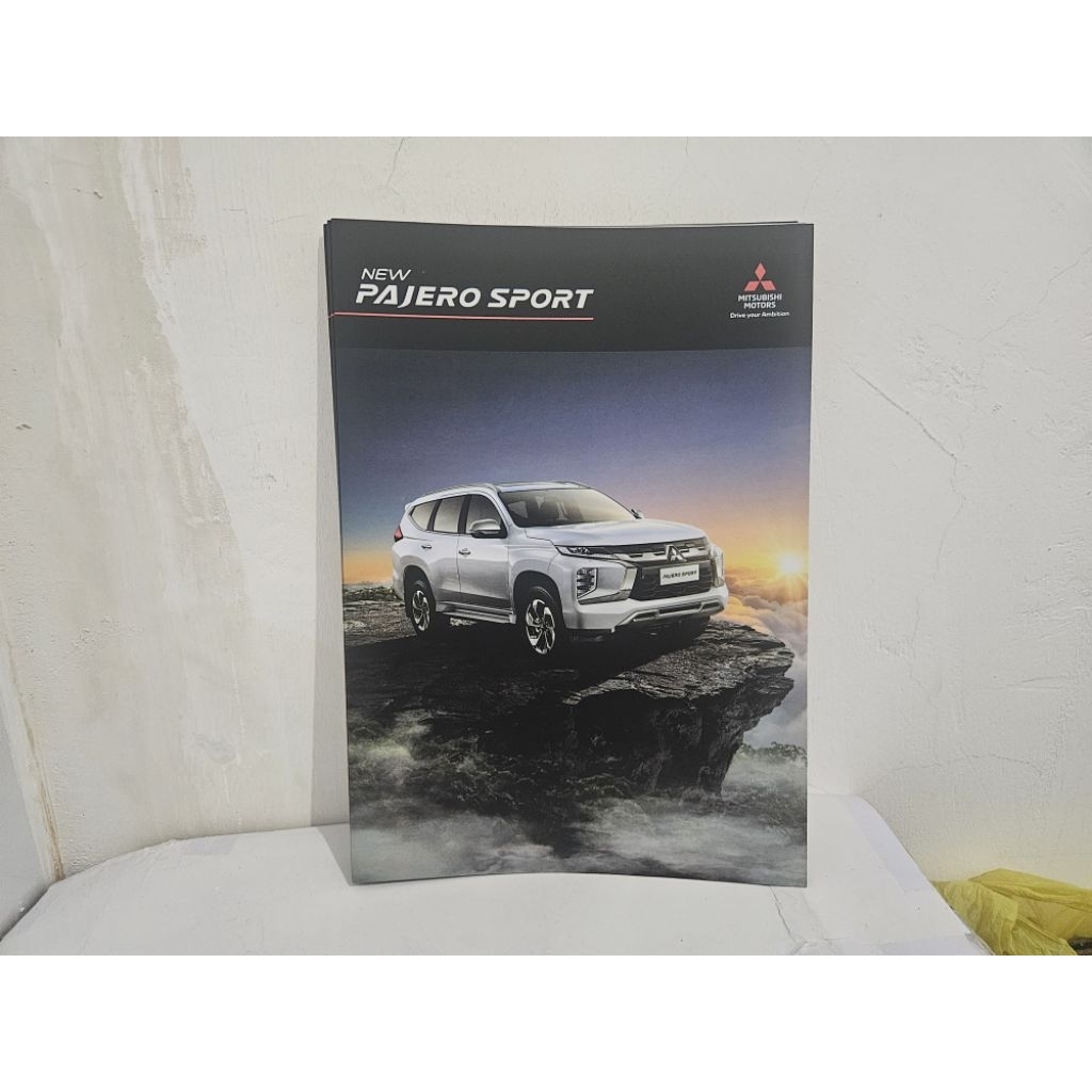 brosur katalog mobil mitsubishi pajero sport 2025 leaflet