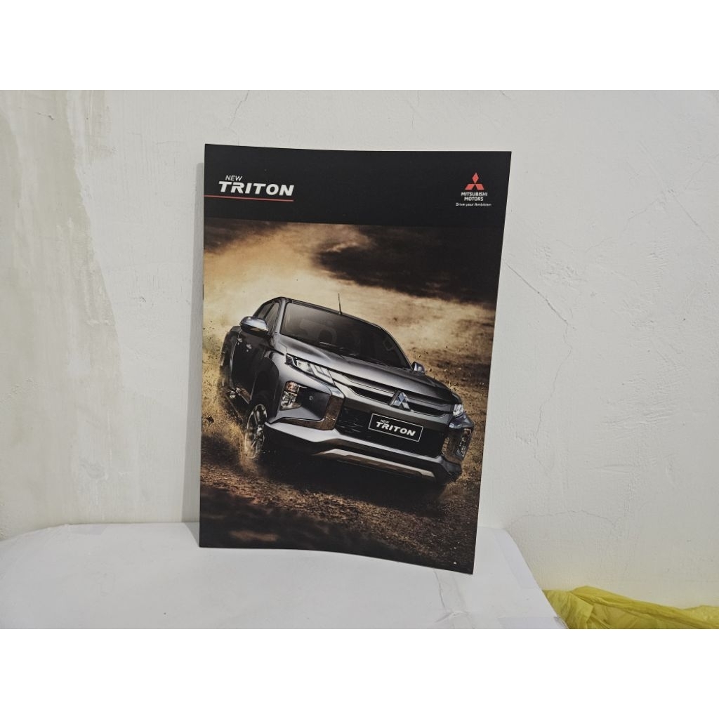 brosur katalog mobil mitsubishi triton 2019 booklet buku
