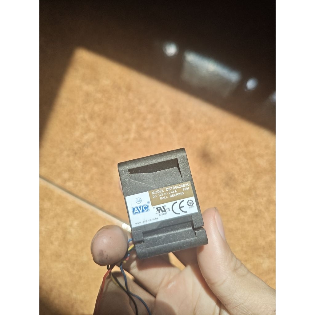 fan dc kipas kencang 12v 0.48a 4x4x2,8cm minus mati