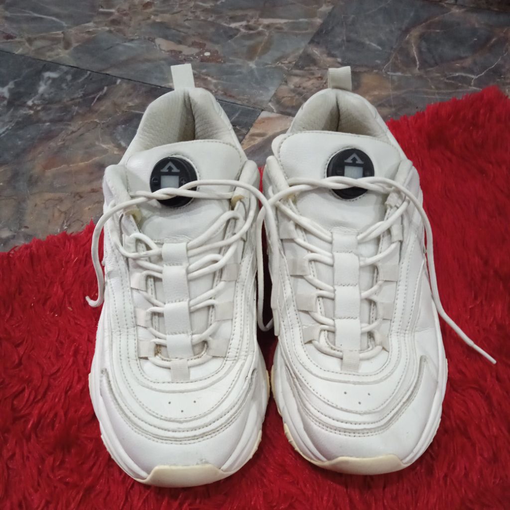 sepatu wanita sneakers second brand