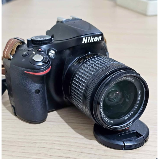 [SECOND] NIKON Kamera DSLR D5300 Body Lensa Eyecap Strap Baterai Charger