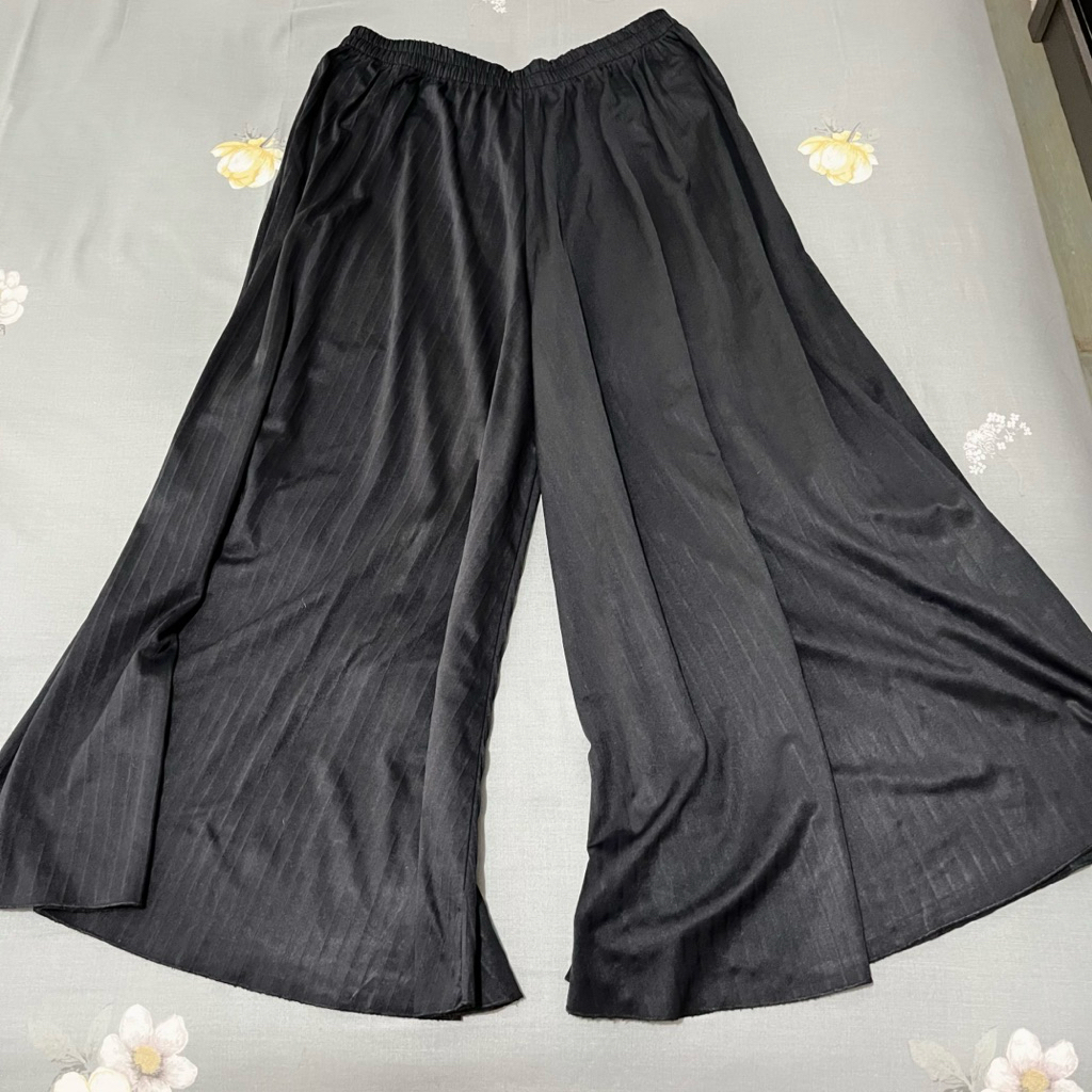 Preloved Celana Kulot Plisket Jumbo