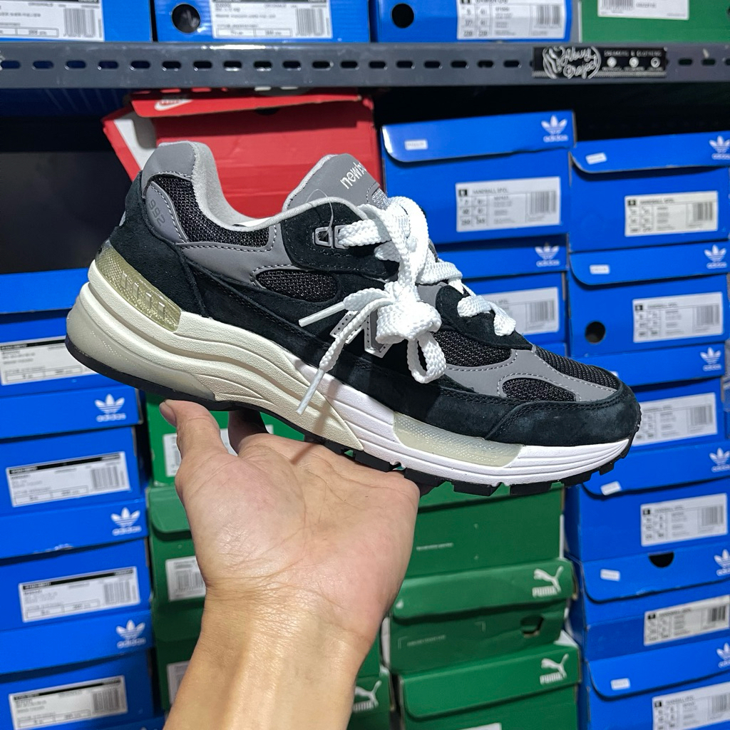 Abuy Project 992 Black Grey Sepatu Kasual