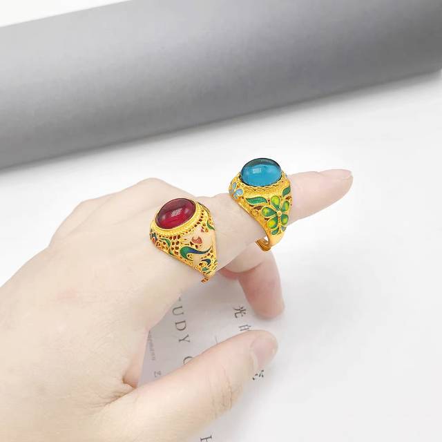 cincin wanita Cincin perempuan emas 24K Cincin wanita bertatahkan batu permata yang elegan dan mewah