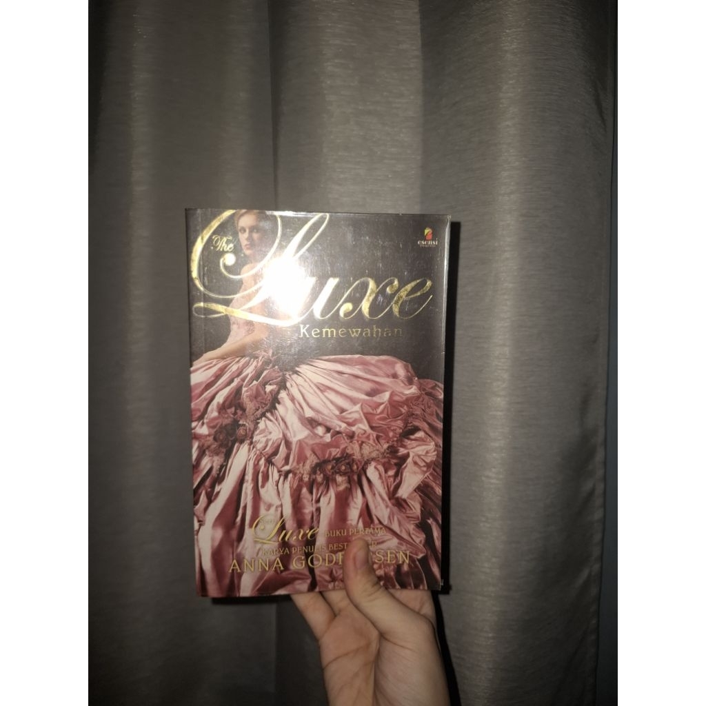 preloved novel the luxe series