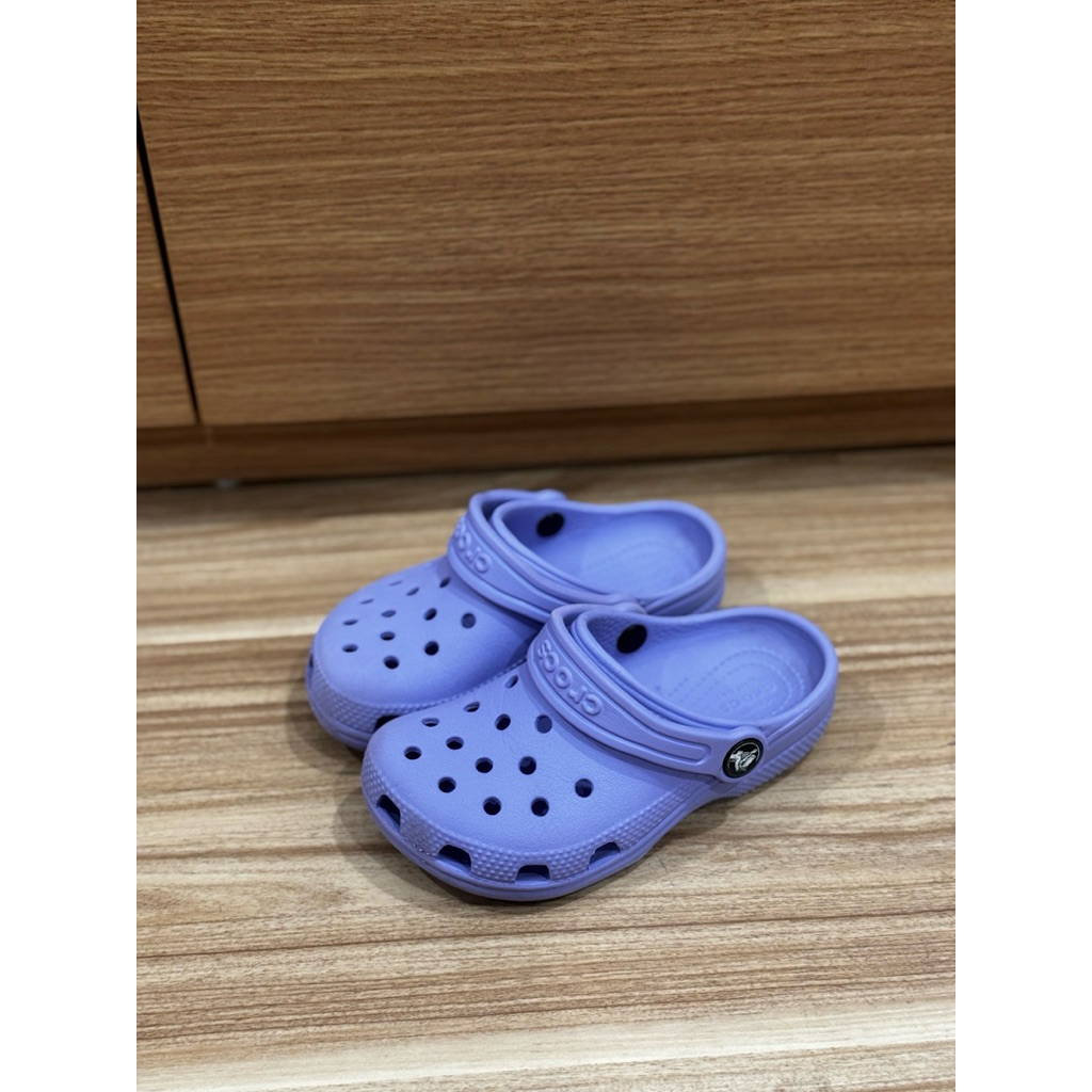 Sepatu sendal anak crocs asli original bekas second sandal preloved like new
