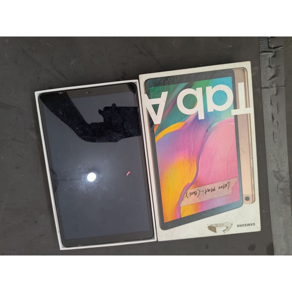 samsung galaxy tab A, 3/32gb, 10,1". kondisi minus layar mati, mesin hidup
