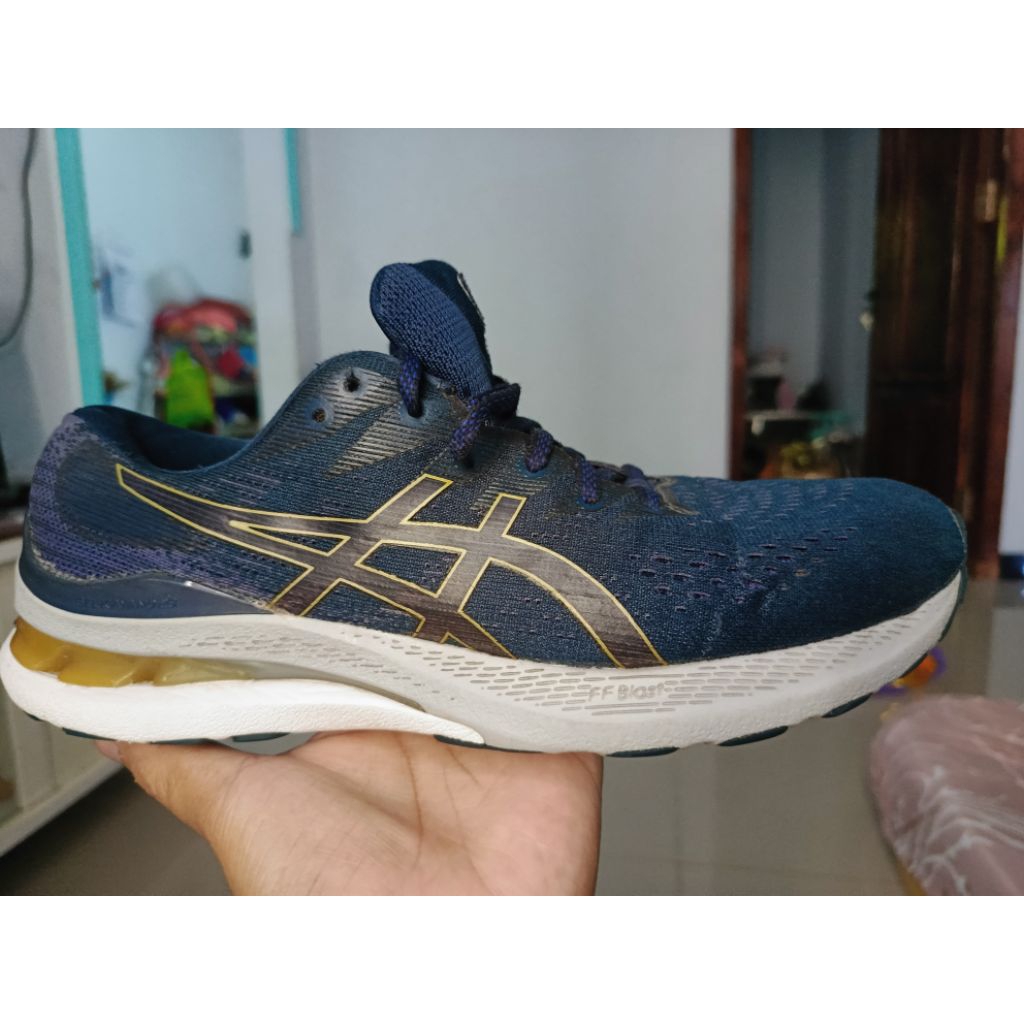 Asics Gel Kayano 28 second