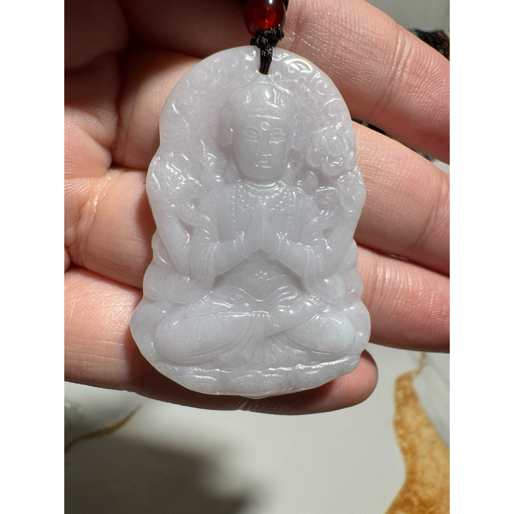 Liontin Giok Putih Guan Yin