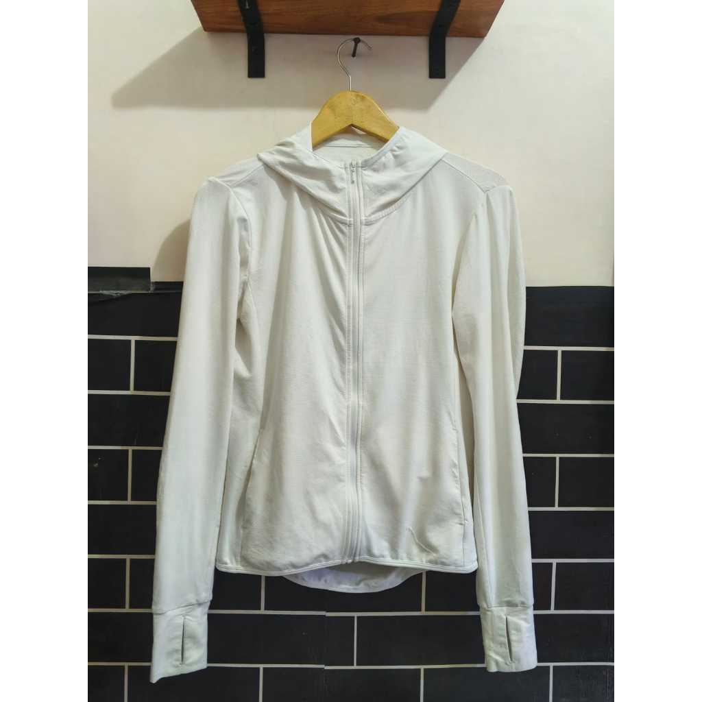 jaket airism uniqlo preloved