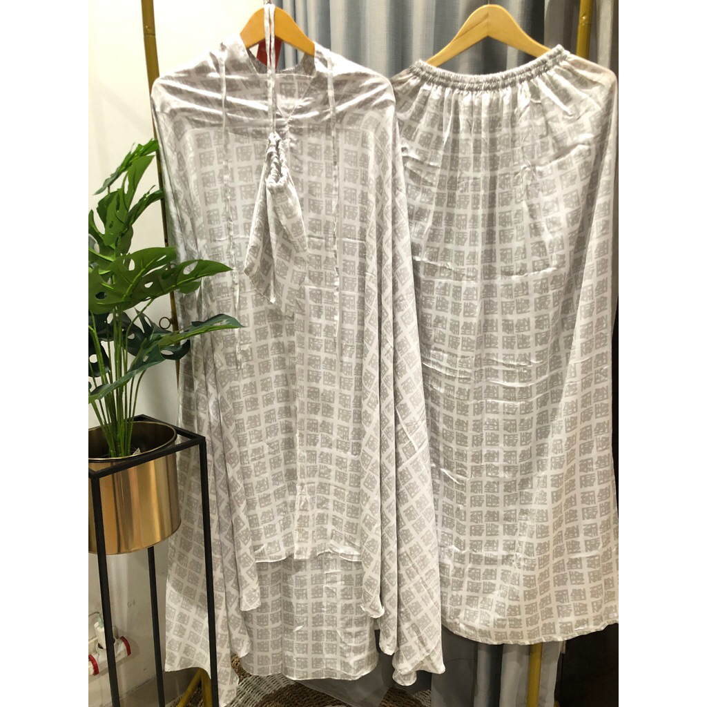 Skyshop Hijab Mukena Monogram By Deenay Bahan Caroline Satin