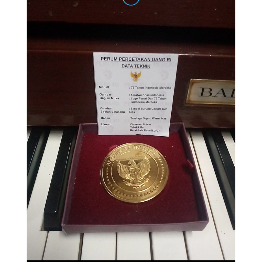 Medali Peruri 75 Tahun Indonesia Merdeka - Diameter 50 mm - GOLD PLATED- Kondisi NOS