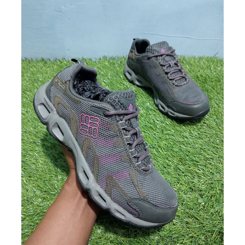 Sepatu Trailrun / Hiking COLUMBIA Techlite Omni-grip Low Cut 37,5/23, 5