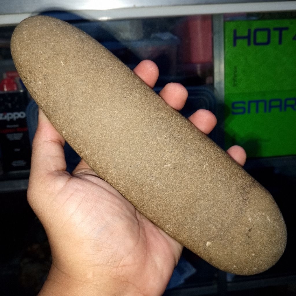 ARTEFAK BATU KAPAK PURBA KAPAK GENGGAM BATU PETIR NATURAL ALAM RARE ITEM EKSKLUSIF