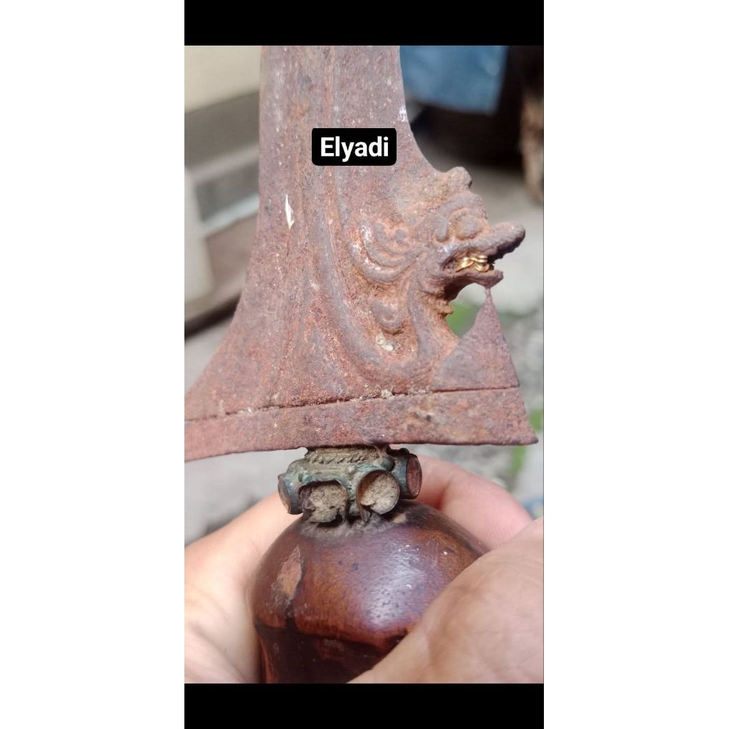 Keris lombok luk 13 sepuh