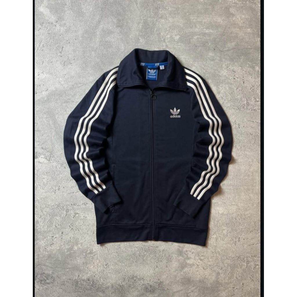 Tracktop adidas europa navy