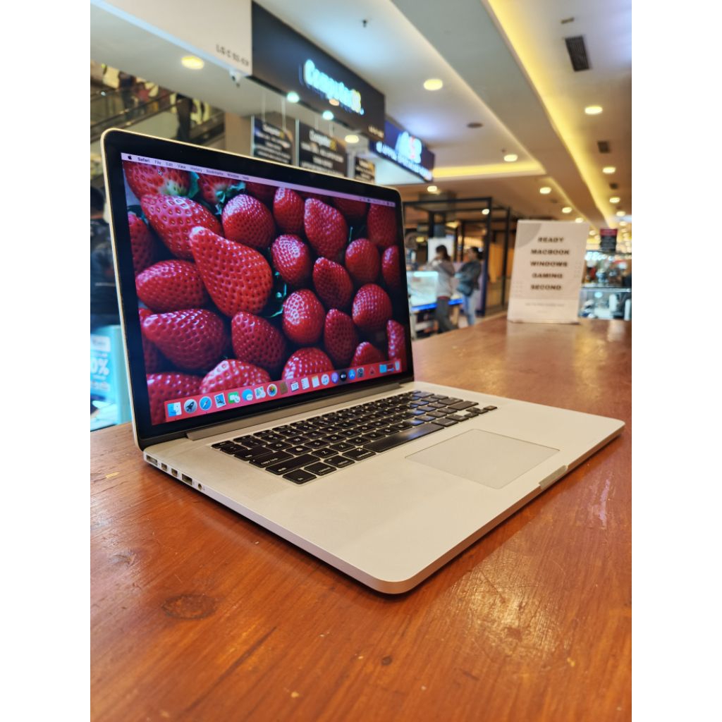 Macbook Pro Retina 15 inch 2012 i7 Ram 8GB SSD 500GB