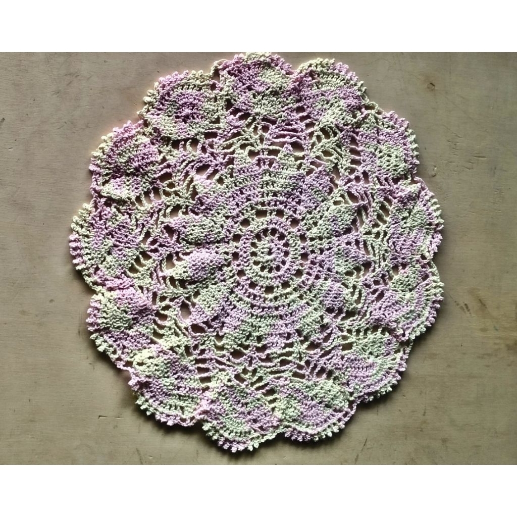 Taplak Meja Rajut Bulat