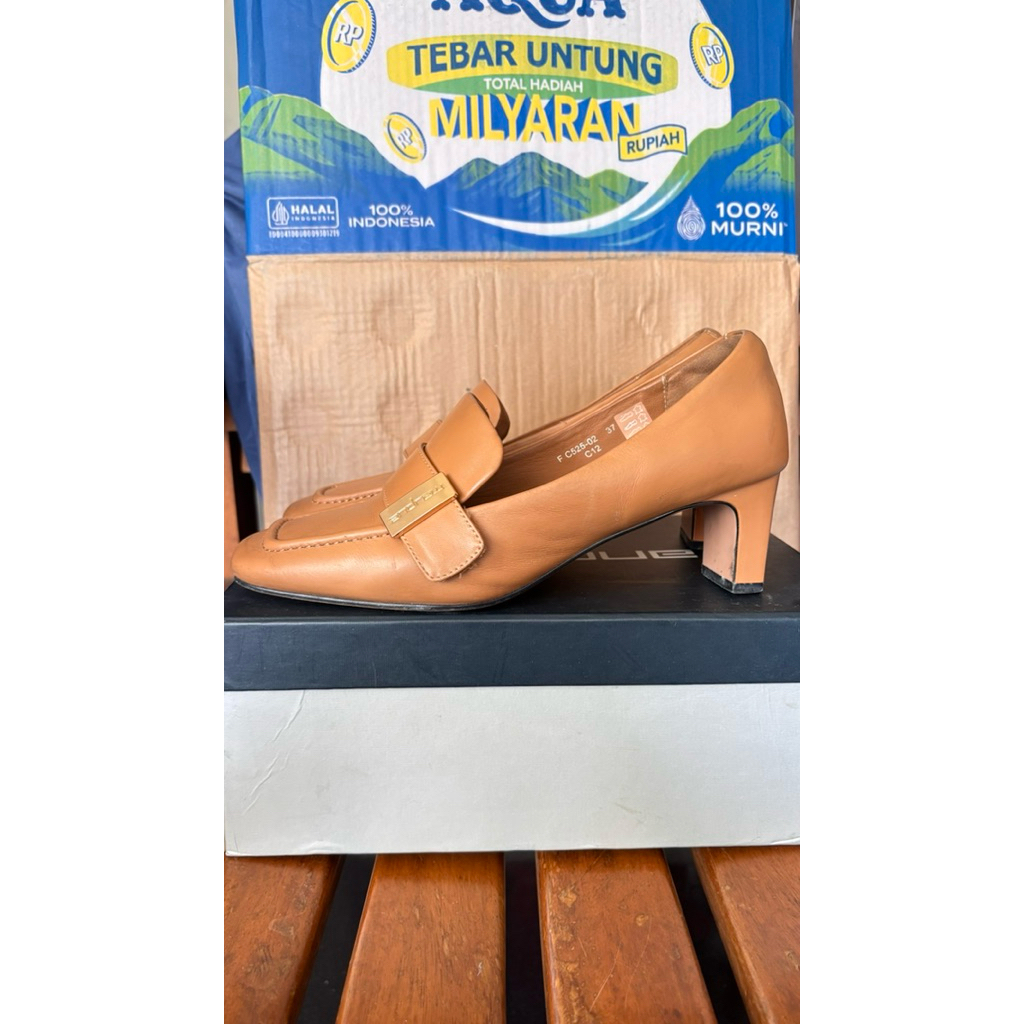 preloved andrew jennings nude size 38 sepatu kulit wanita original