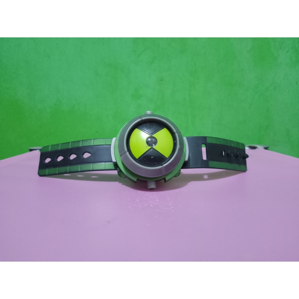 Jam Tangan BEN 10 ILLUMINATOR OMNITRIX WATCH PROJECTOR CN Bandai 2008 Murah Retro Vintage Rare Kolek