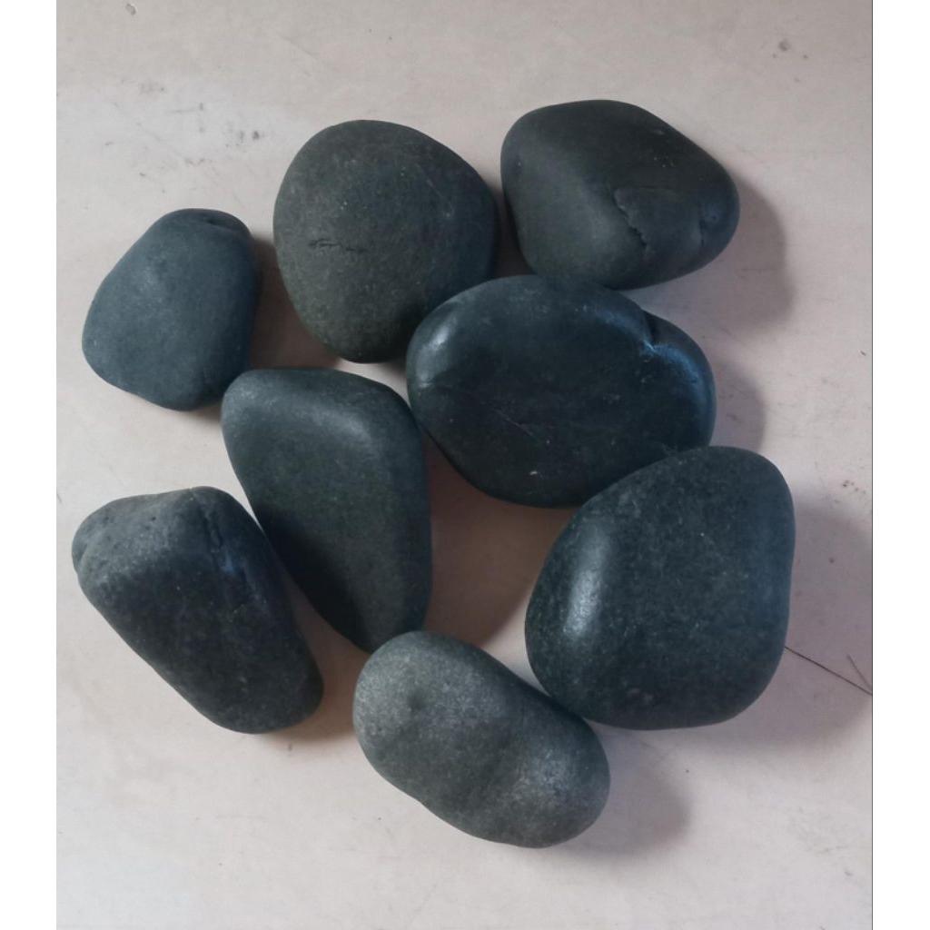 Batu hitam 10kg/batu alam hitam pekat/Batu koral hitam/Batu sikat hitam/Batu alor hitam/Batu taman/B