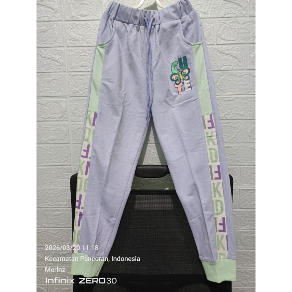 Celana jogger anak perempuan usia 9-10th dari Aero GIRLS