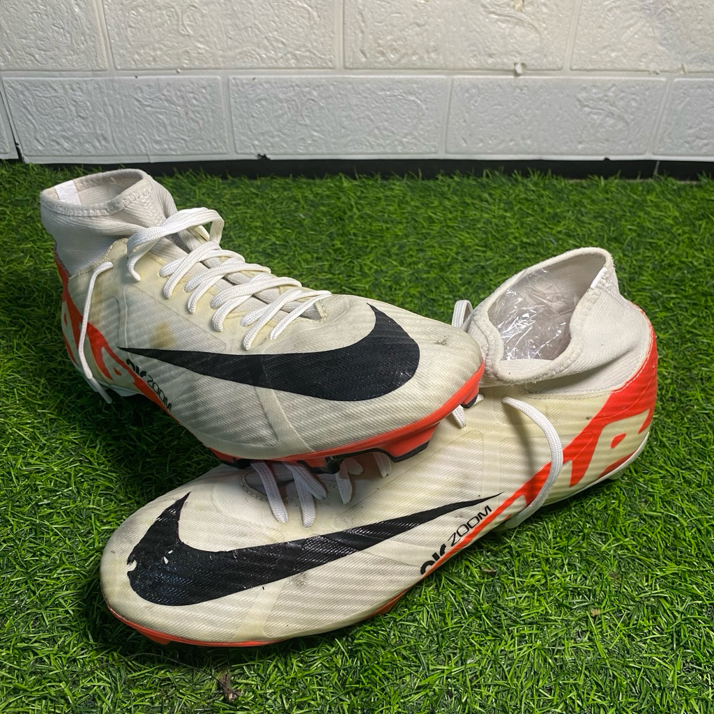 Sepatu Bola Size 46/30 CM