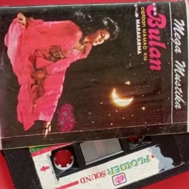 kaset pita mega mustika album bulan