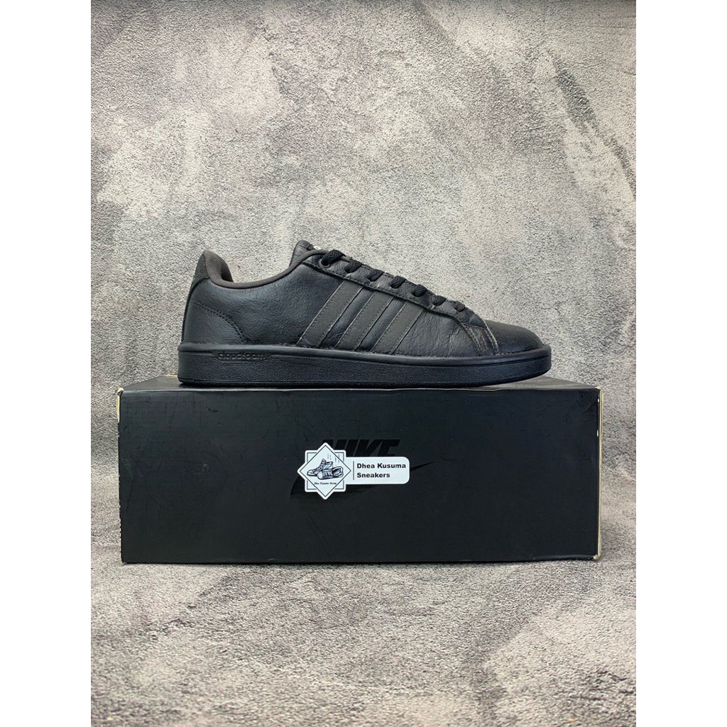 Sepatu Second  Adidas Neo Black  Size 43 1/3  Original Guarantee 100%