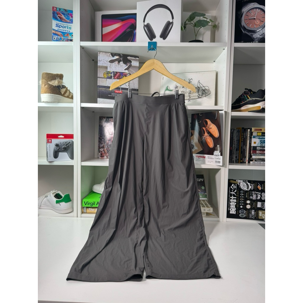 Celana panjang cewek uniqlo grey