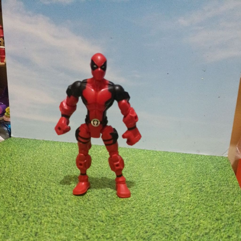 Marvel Super Hero Mashers Deadpool Action Figure