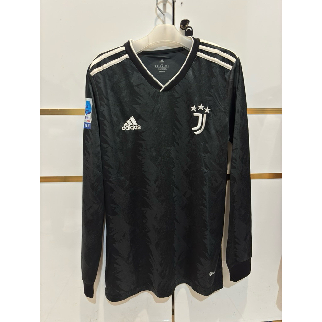 Jersey baju bola lengan panjang Juventus 2022/2023