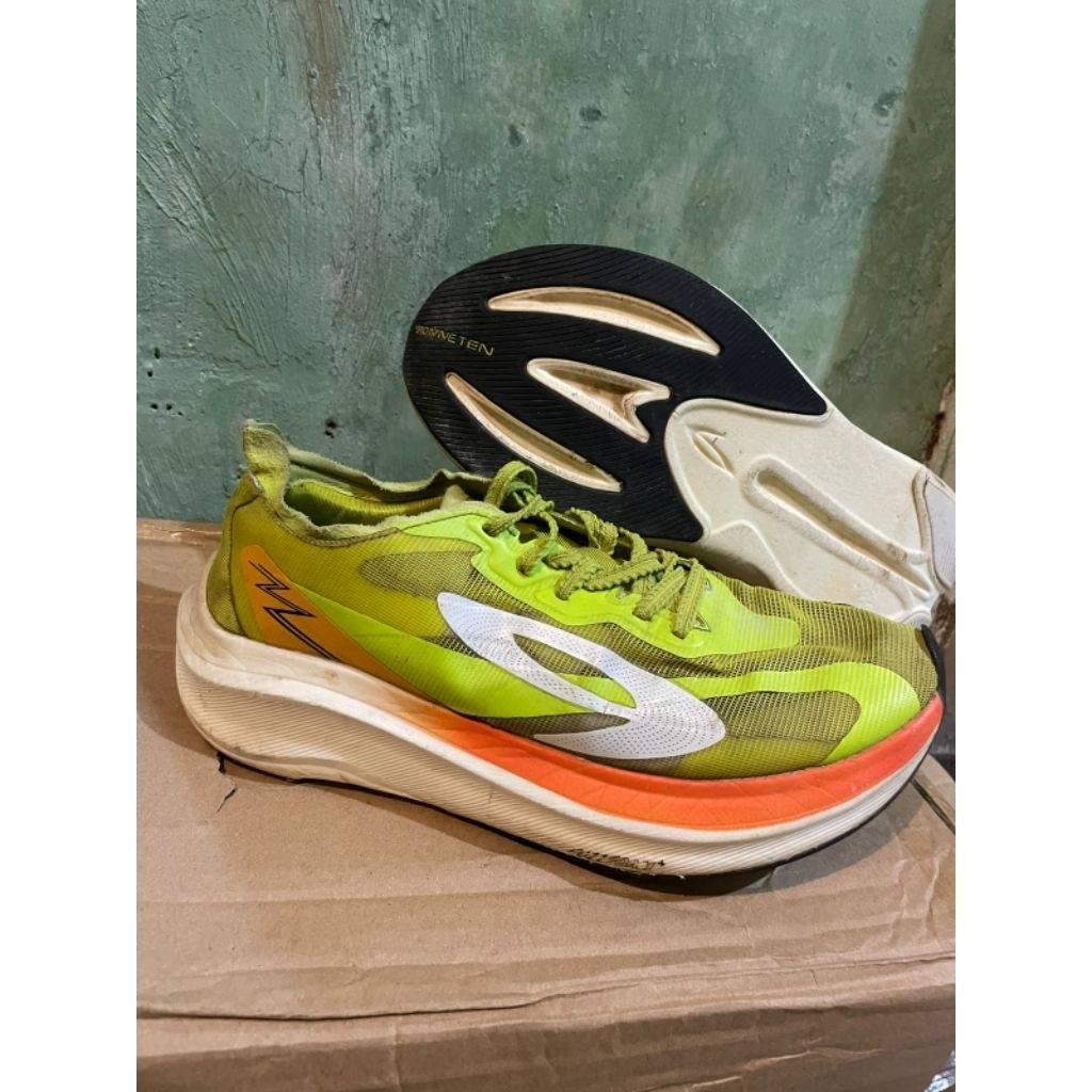 Sepatu Running Nineteen second Original