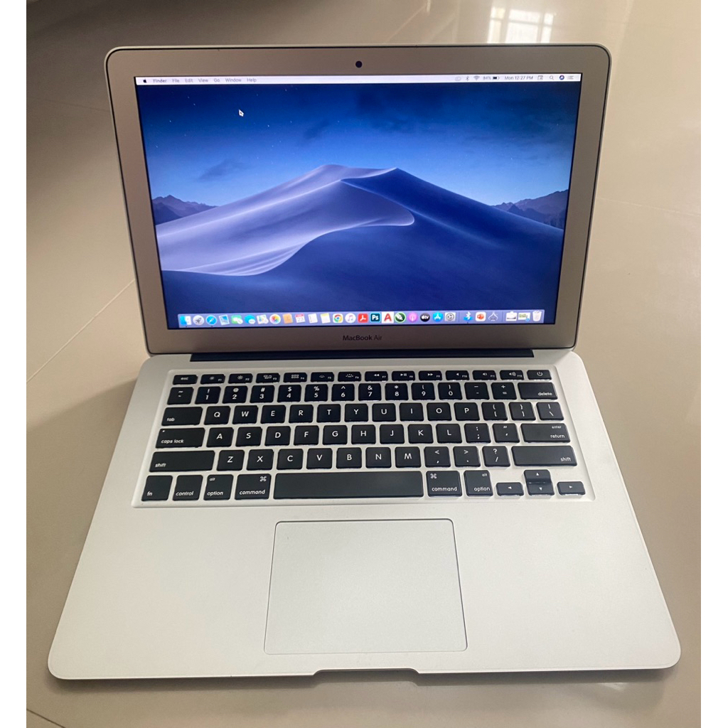 MACBOOK Air 13 2015 Corei5 RAM 8GB SSD 256GB Mulus Normal