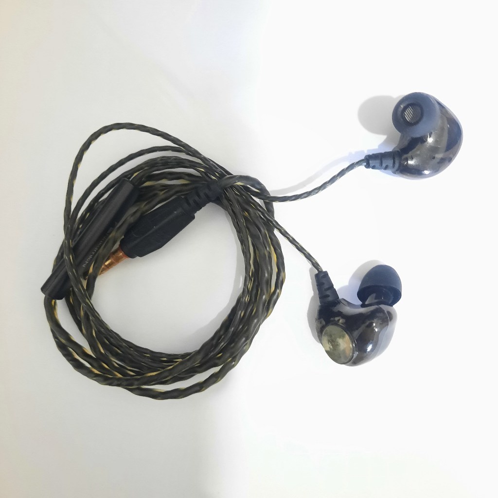 Nakamichi HQ X10 Dynamic Driver In Ear Monitor Wired Earphone Mic Earphones