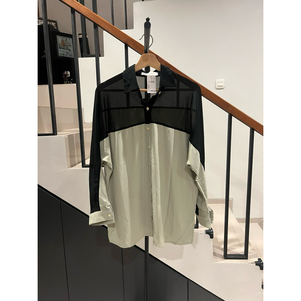 Kemeja Wanita Oversize Unik