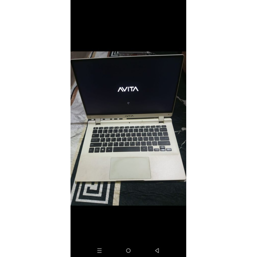 laptop avita esential