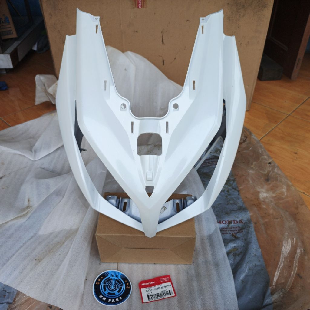 64301-KVB-N50PFW panel dada depan Honda vario110 techno karbu putih original AHM