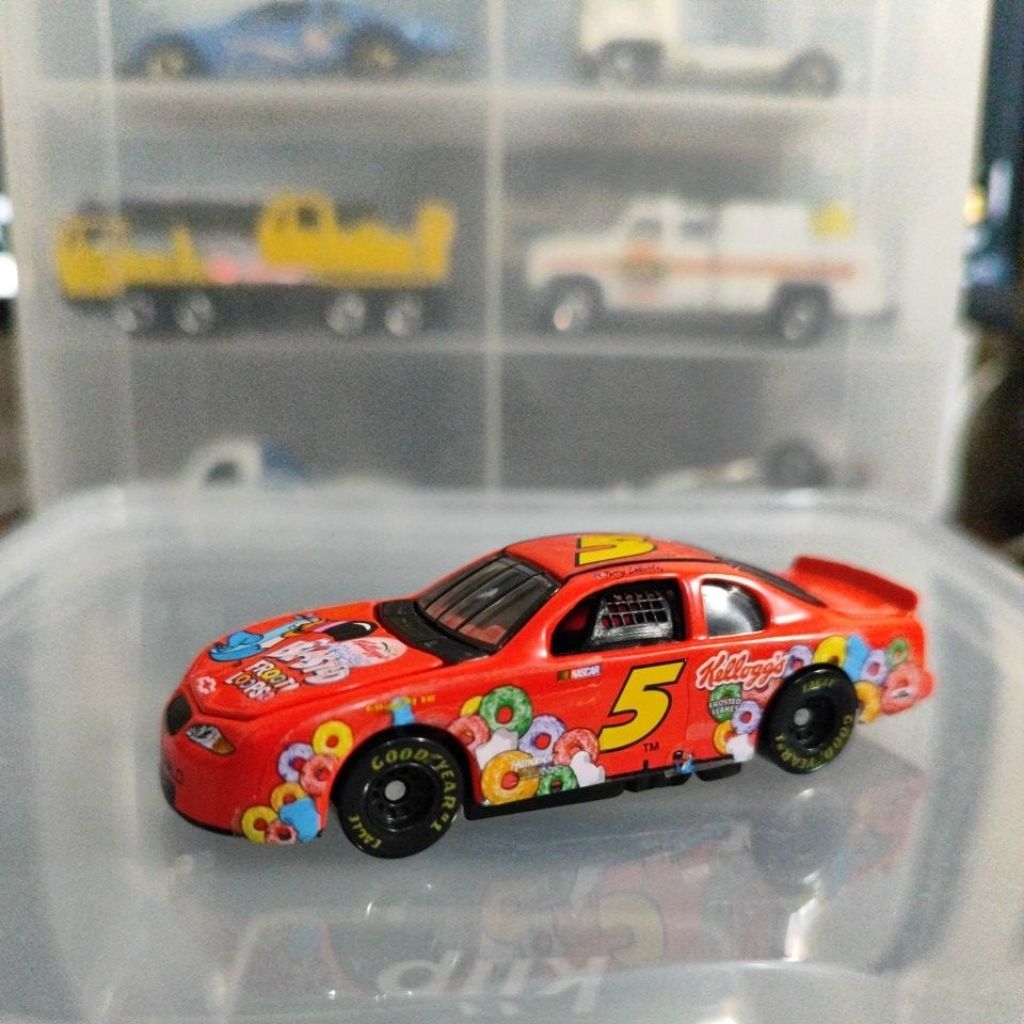Nascar diecast Terry Labonte Froot Loops
