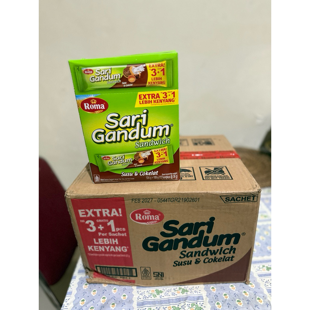 12 Pcs Biskuit Sandwich Roma Sari Gandum Rasa Susu Cokelat, Peanut Butter, Kacang