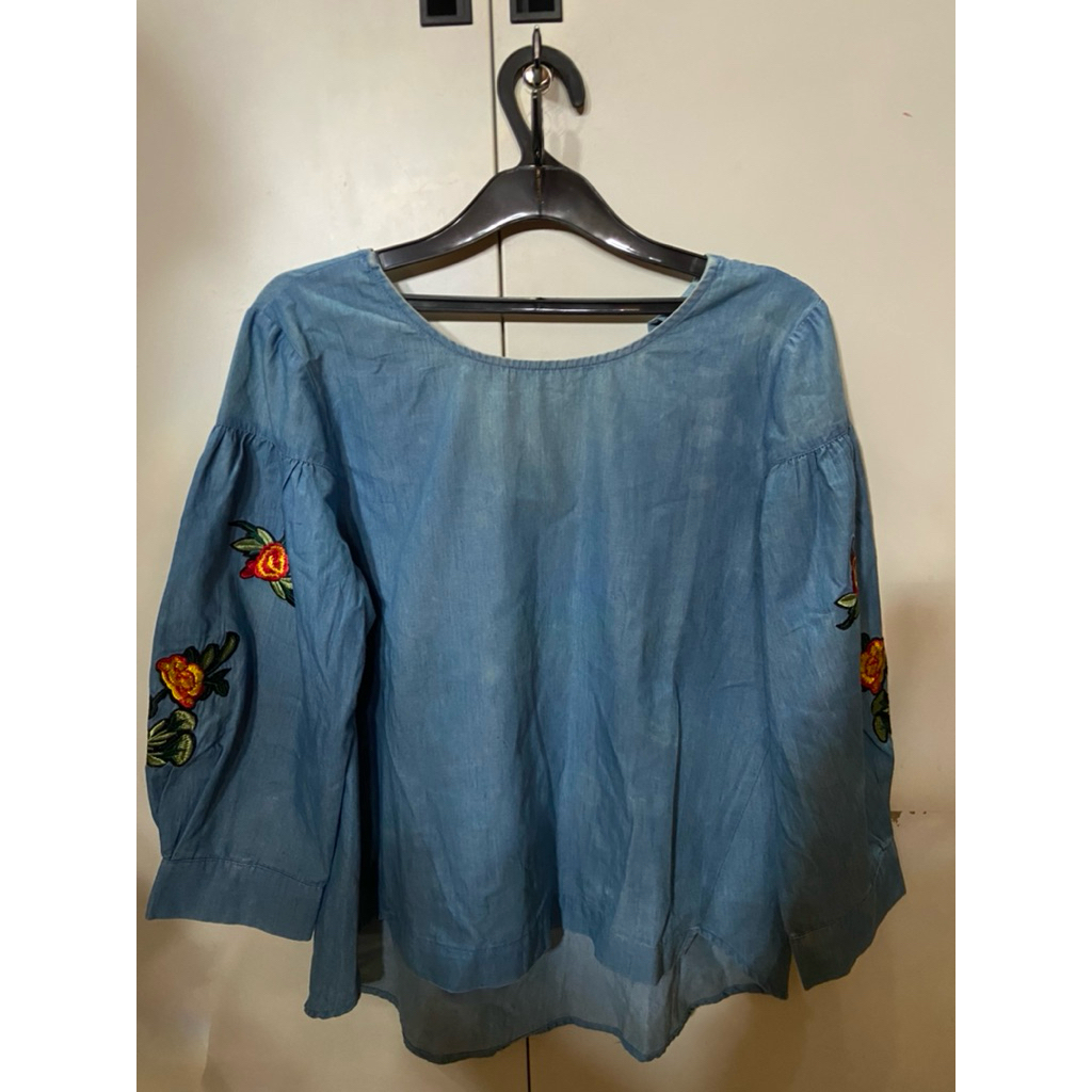 blouse moscato preloved