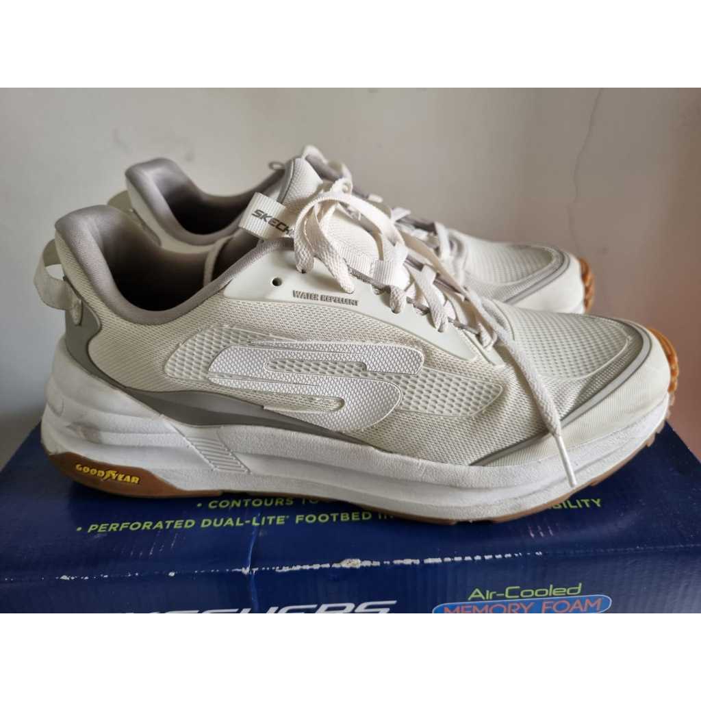 Sepatu Skechers Global Jogger Covert Off White Size 42 - ORIGINAL Second