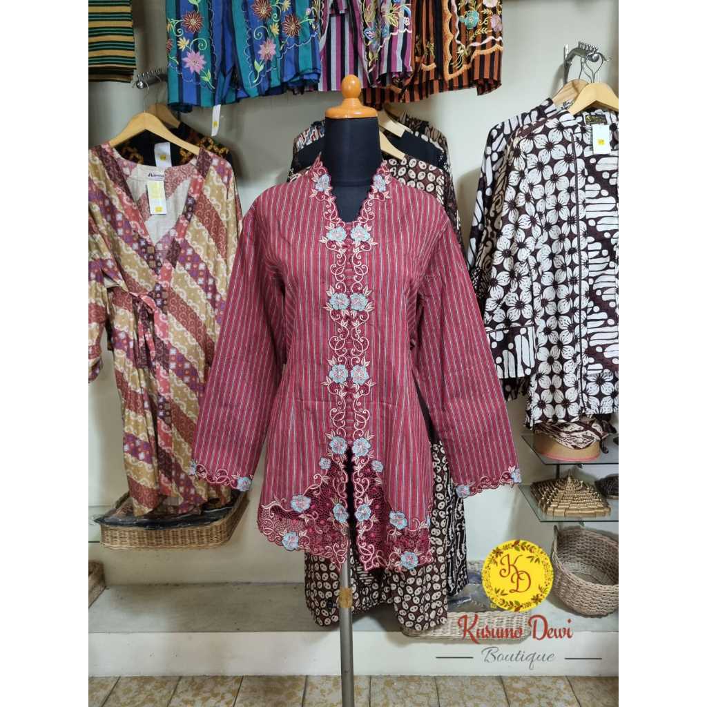 Kebaya Lurik Garis Bordir Warna Merah