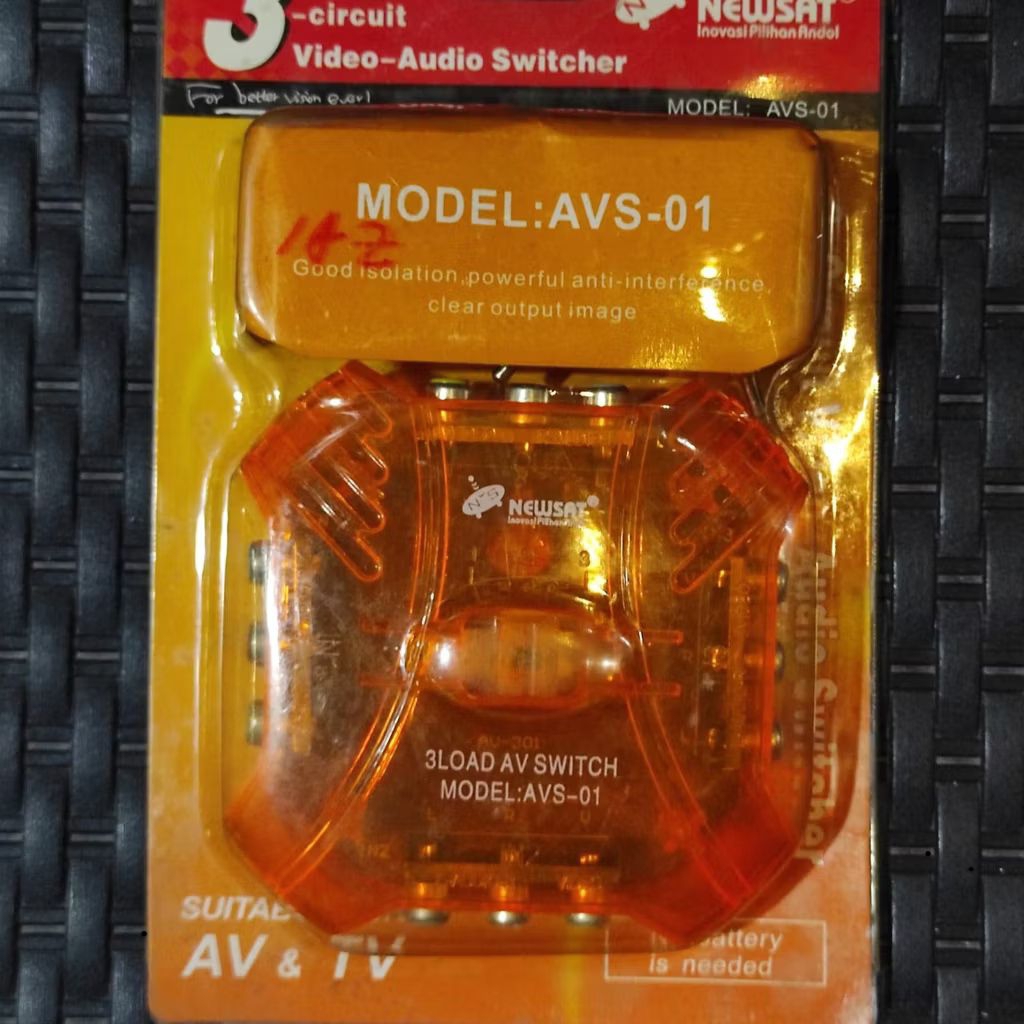 Selector AV Switch RCA 3 Way Switcher Video Audio Game Newsat AVS - 01 Free Kabel Rca