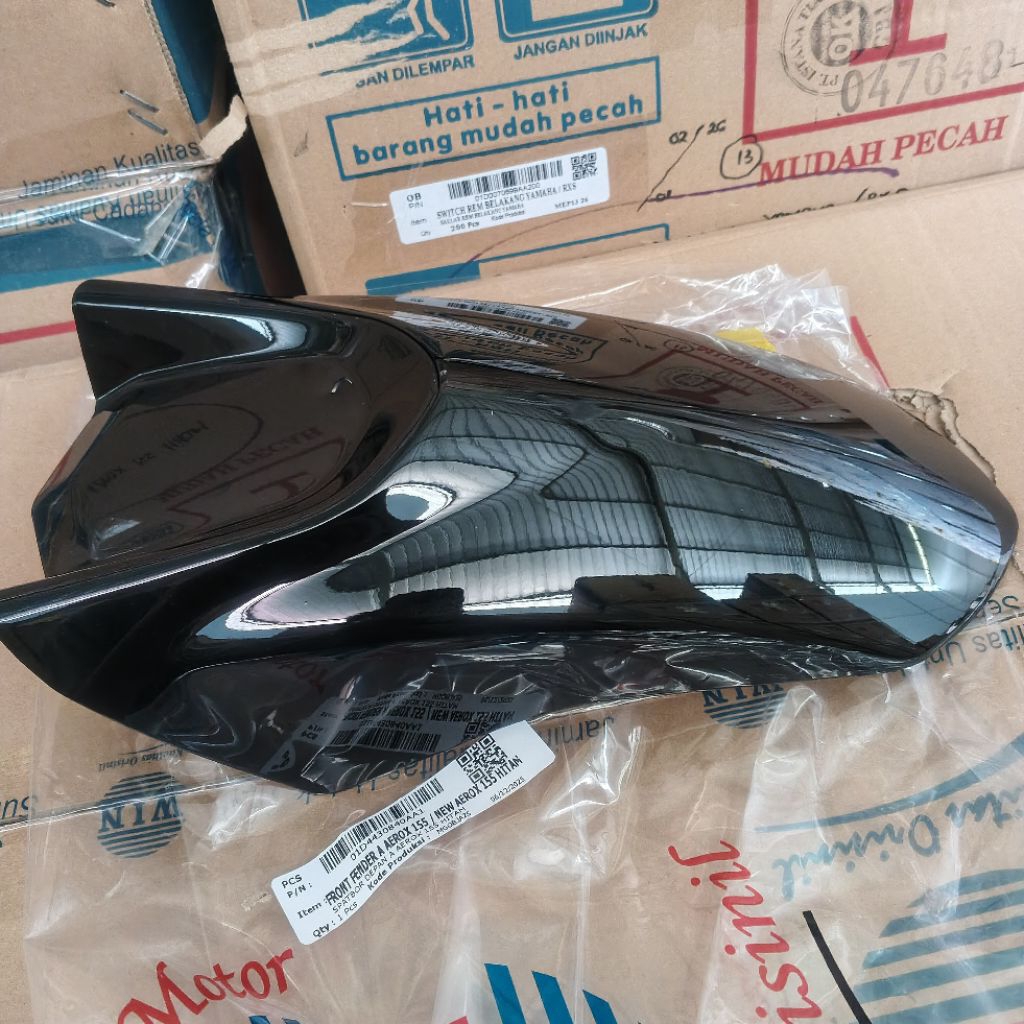 SEPAKBOR DEPAN AEROX 155 HITAM / NEW AEROX 155